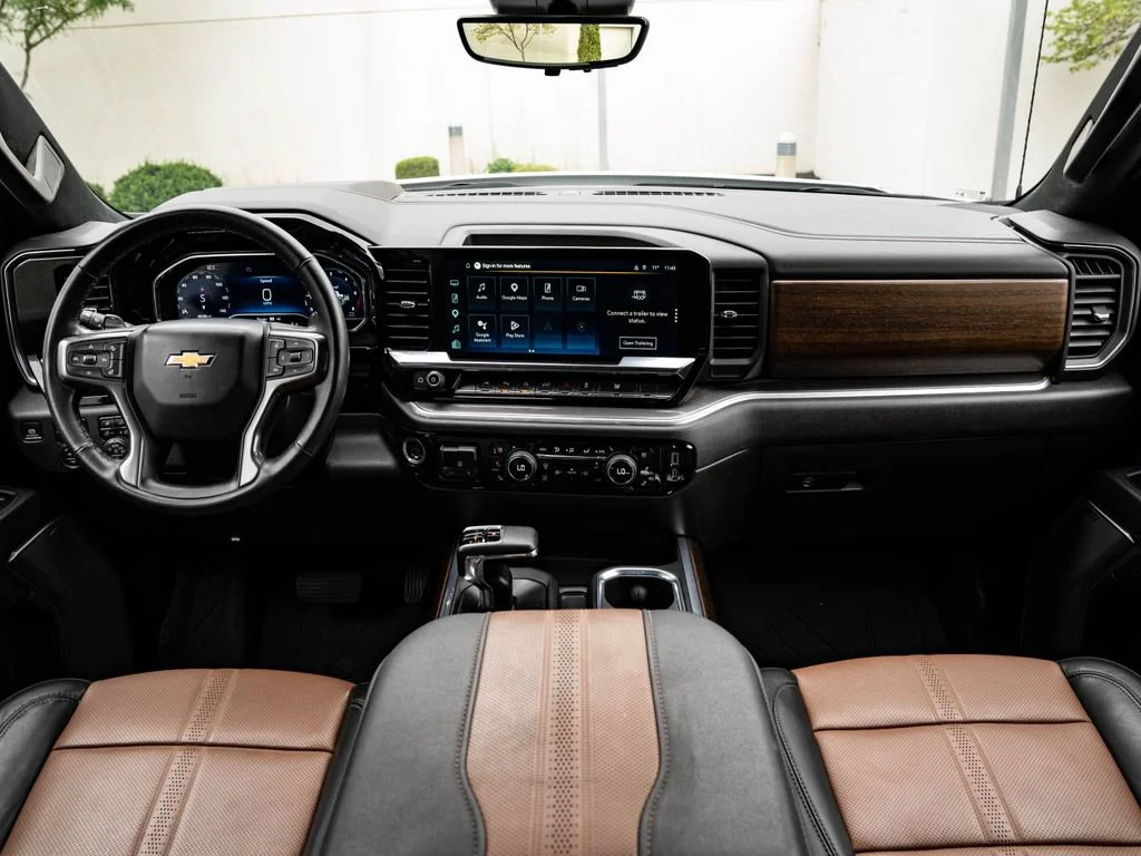 Used 2024 Iridescent Pearl Tricoat Chevrolet High Country image 36