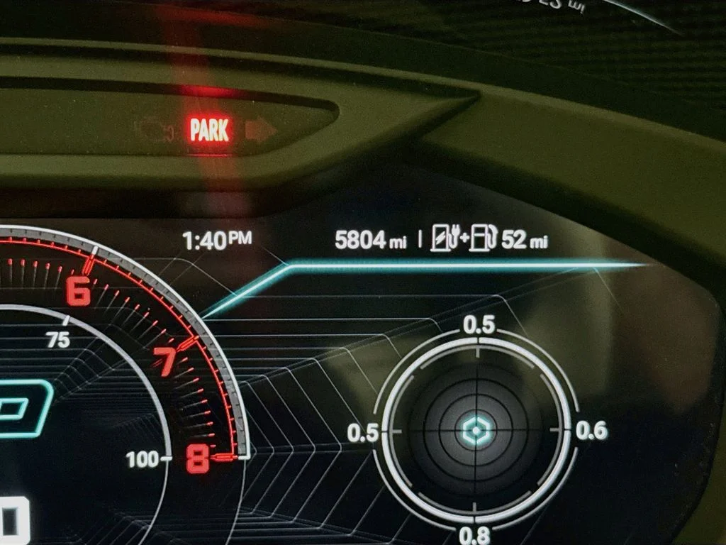 Used 2025 White Lamborghini SE image 12