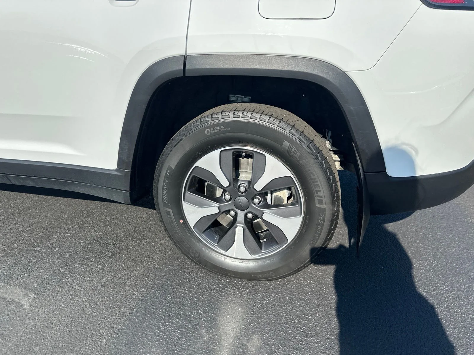 Used 2022 White Jeep 4xe image 7
