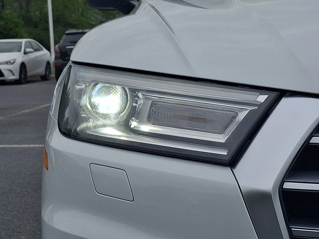 Used 2020 White Audi 45 Premium image 9