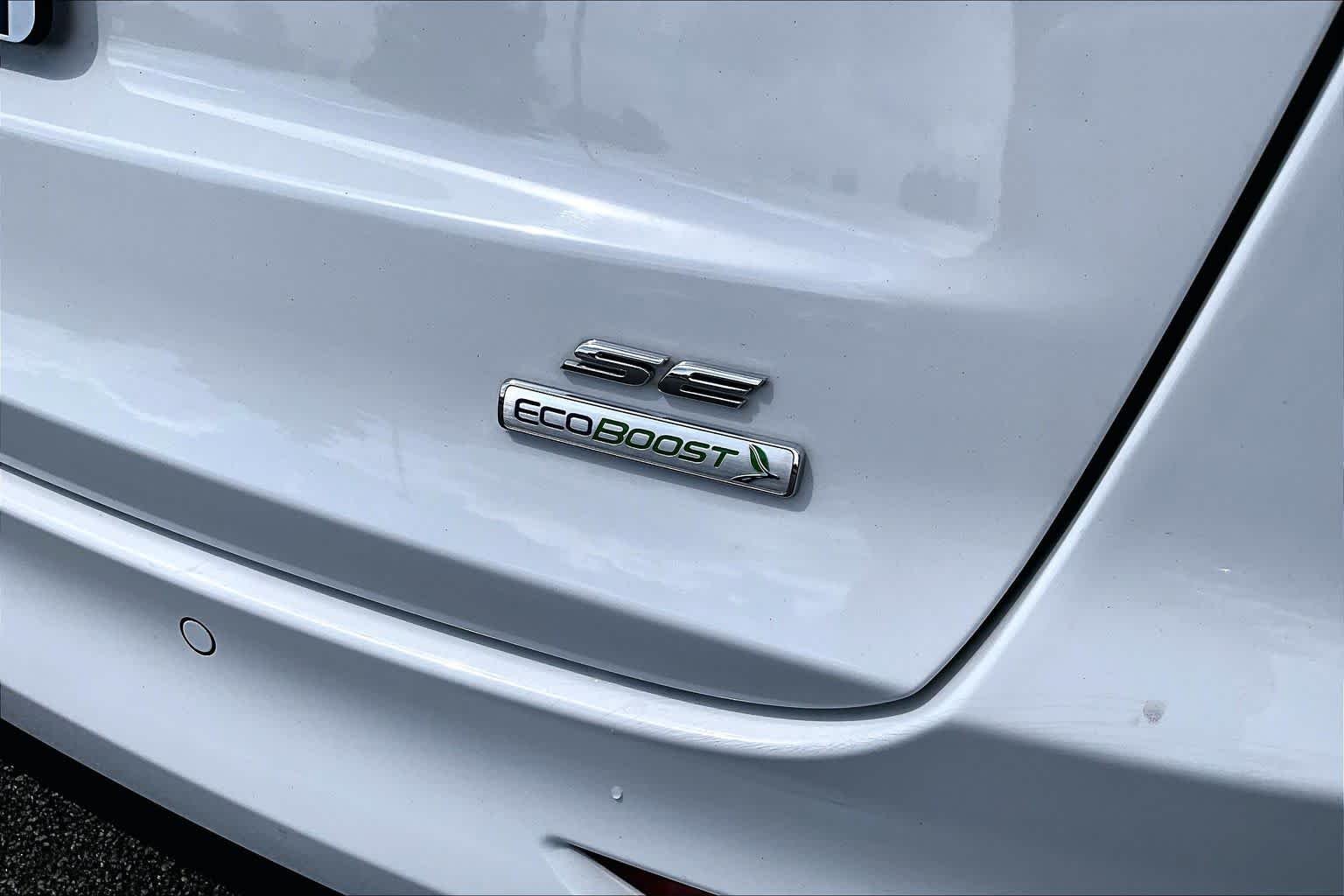 Used 2020 Oxford White Ford SE image 10