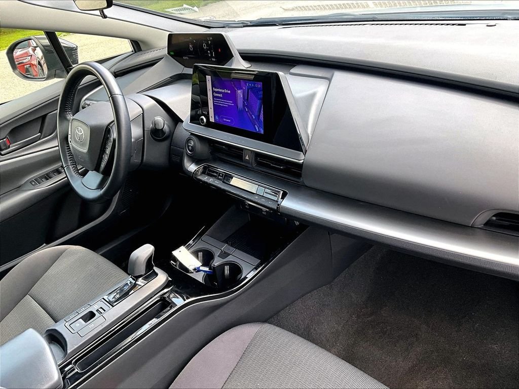 Used 2023  Toyota LE image 14