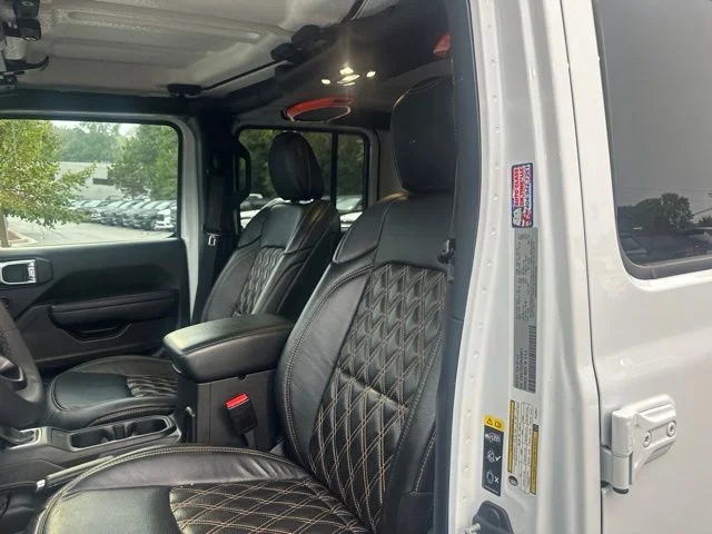 Used 2023 White Jeep Sport S image 11