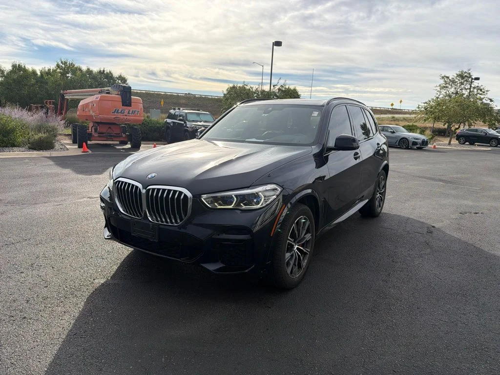 Used 2022 Carbon Black Metallic BMW xDrive40i image 1