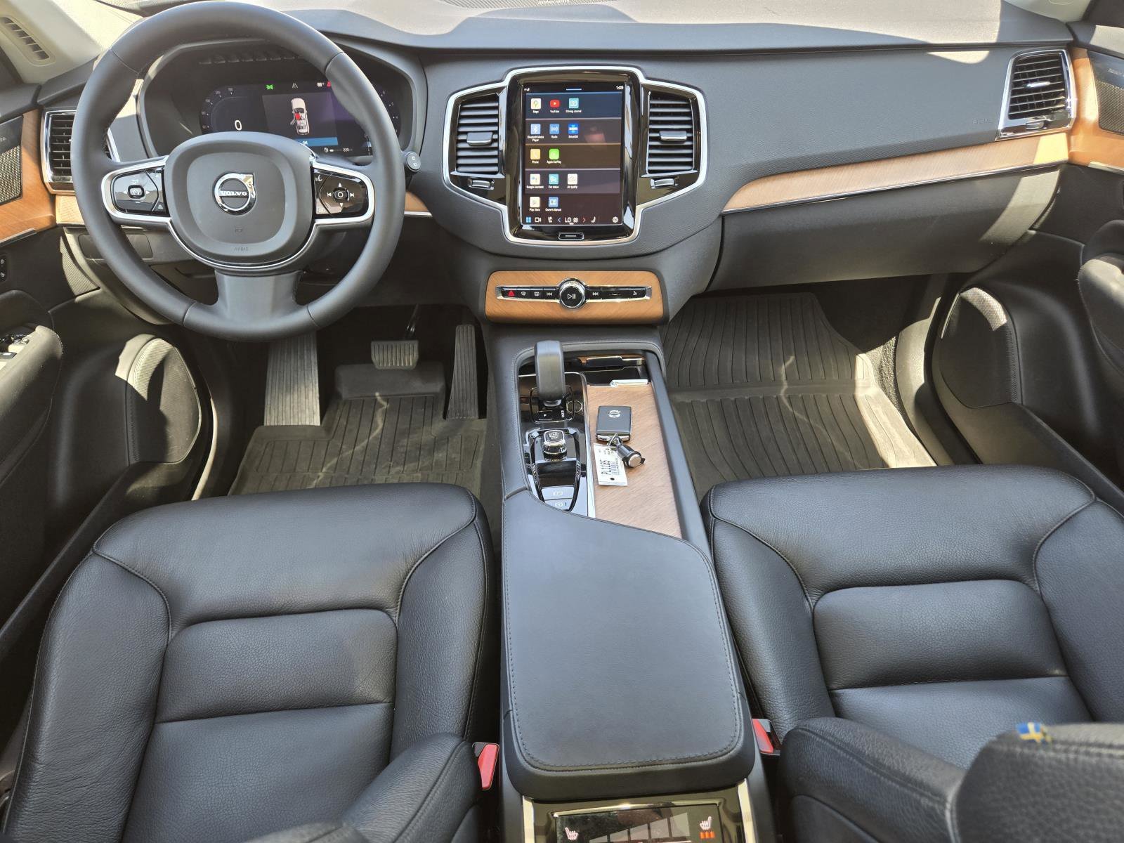 Used 2023 Platinum Gray Metallic Volvo Plus image 35