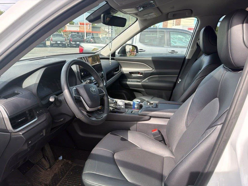 Used 2024 Beige Toyota XLE image 4