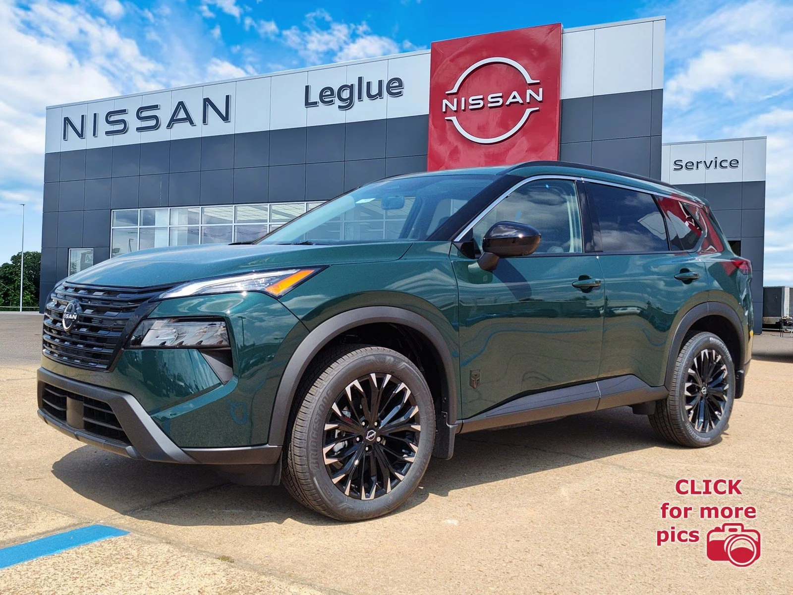 2026 Nissan Rogue Dark Armor