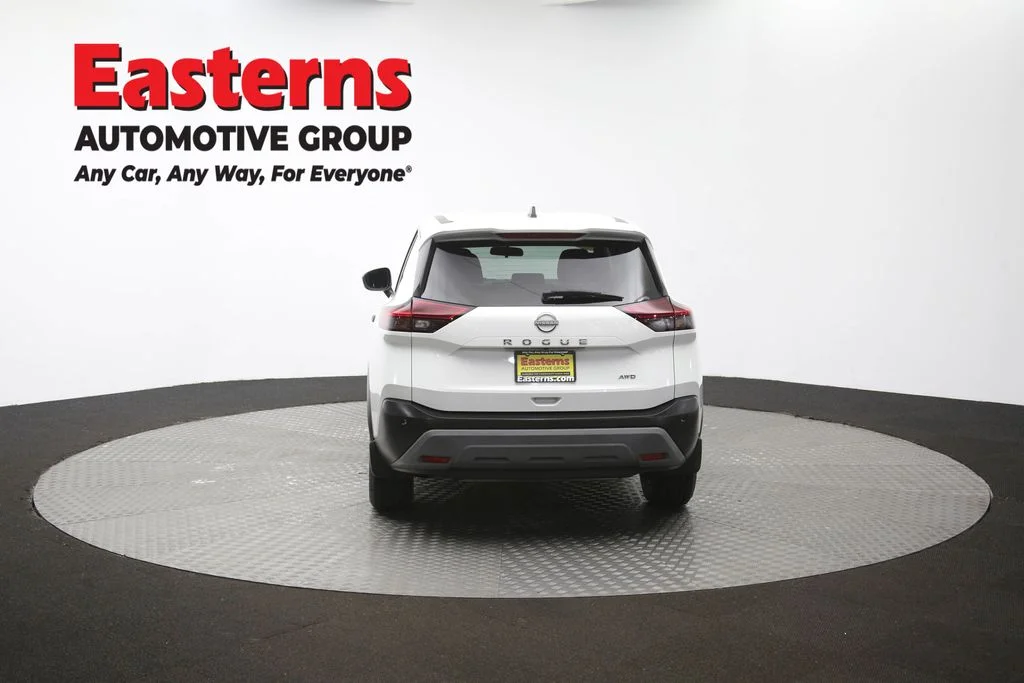 Used 2023 White Nissan S image 32