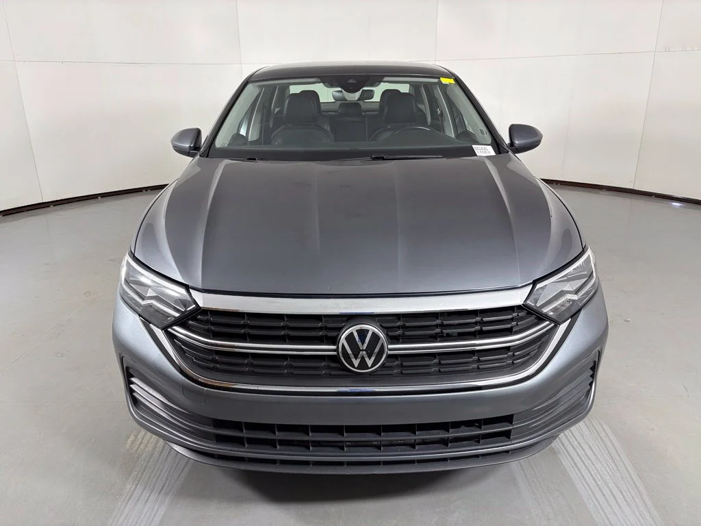 Used 2024 Gray Volkswagen 1.5T SE image 3