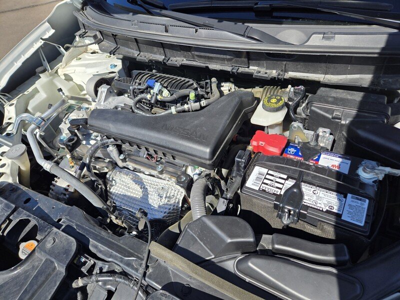 Used 2016 White Nissan S image 17