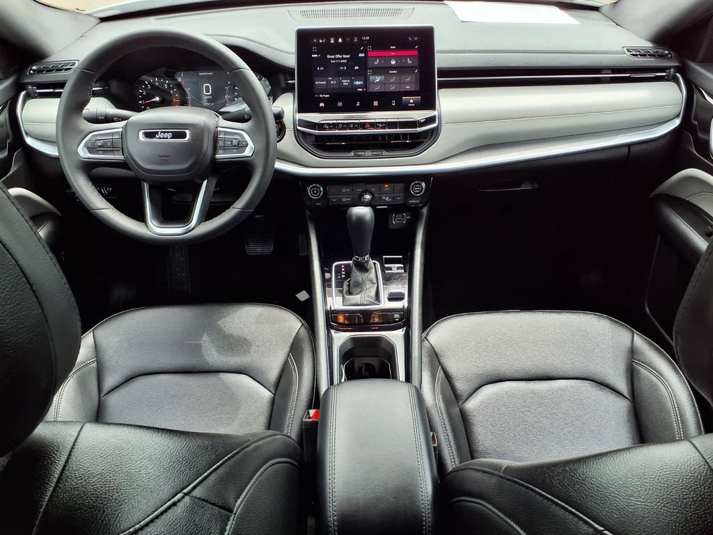 2025 Jeep Compass Limited - Photo 13