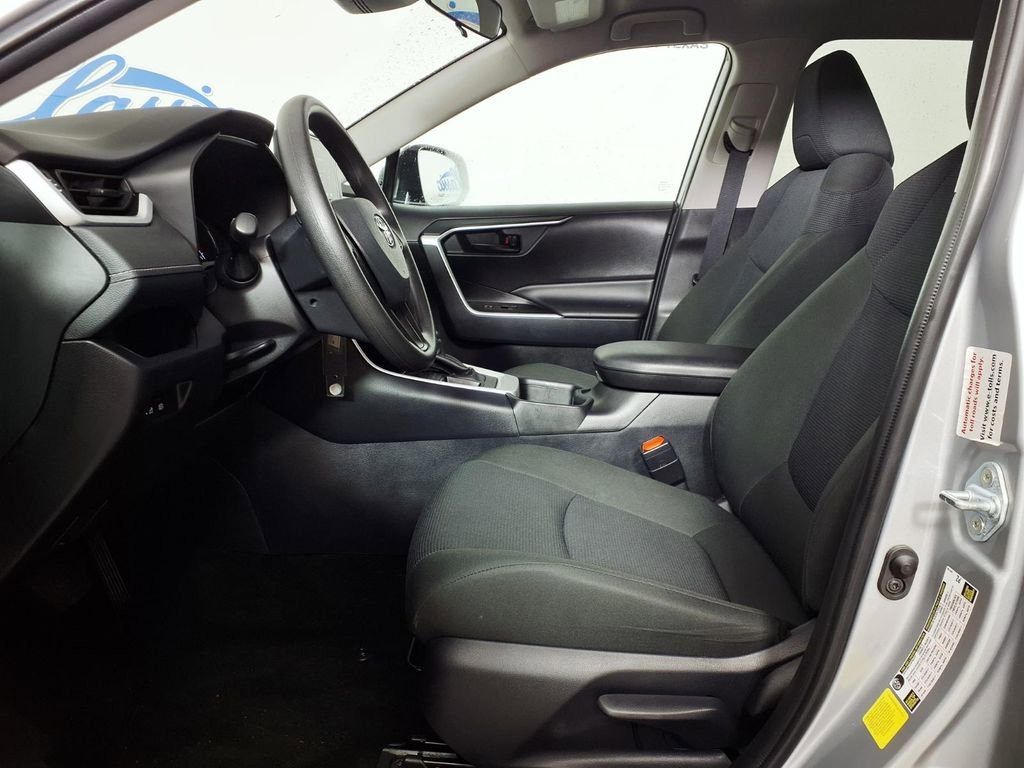 2025 Toyota RAV4 LE - Photo 7