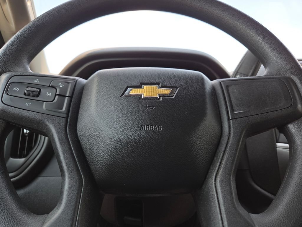 Used 2025 White Chevrolet Custom image 24
