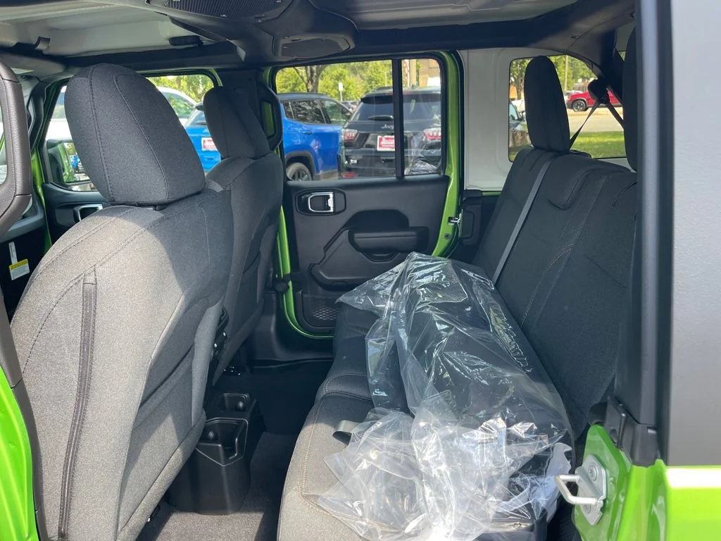2025 Jeep Wrangler 4-Door Sport S - Photo 11