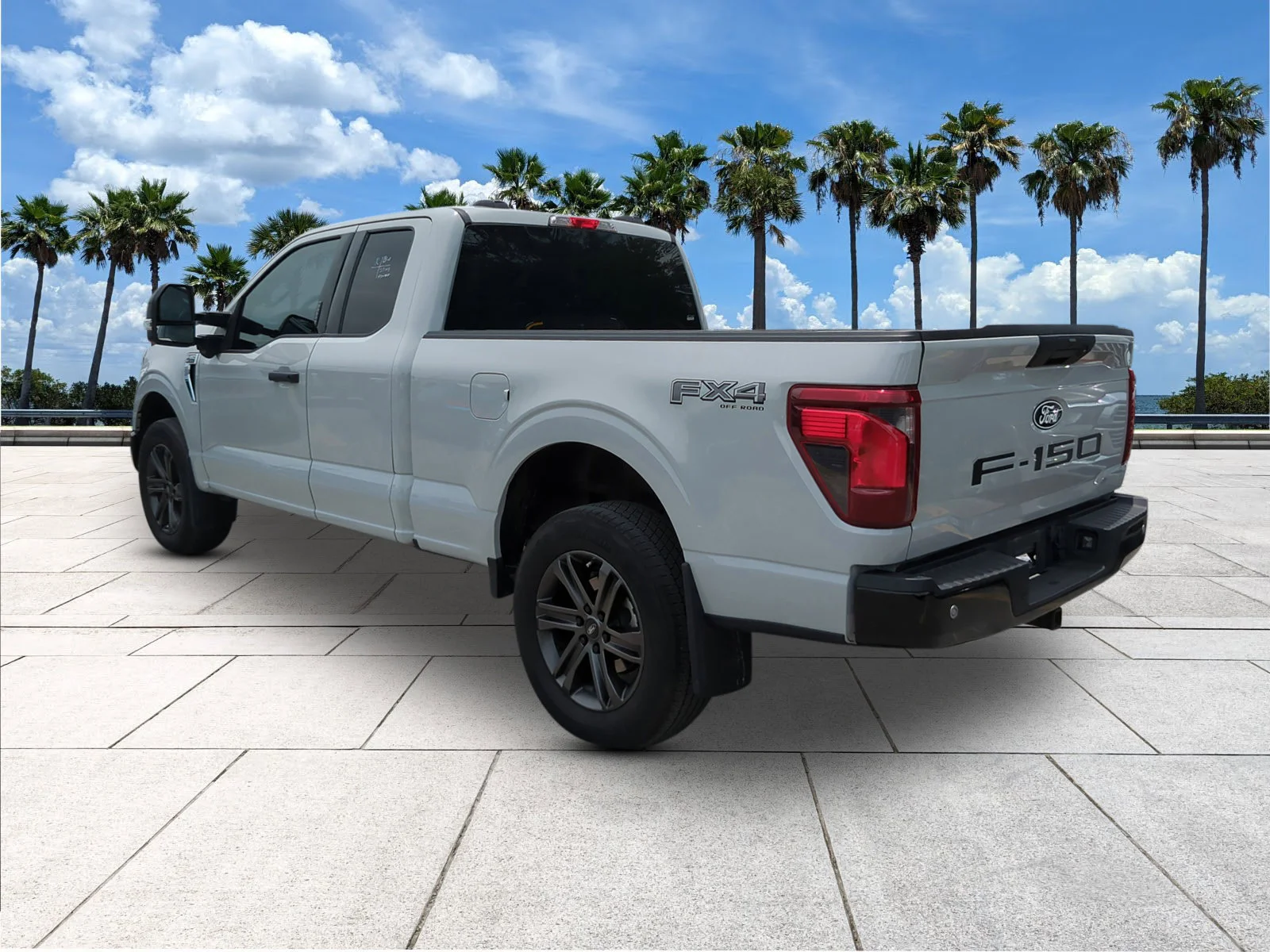 Used 2024 Avalanche Ford XLT image 6