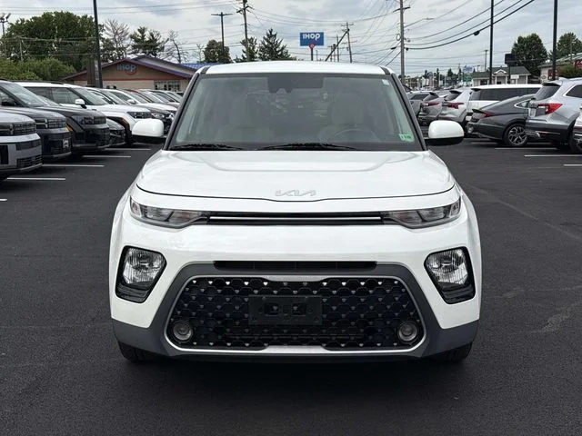 Used 2022 White Kia EX image 8
