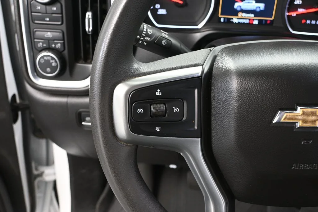 Used 2022 White Chevrolet LT image 21
