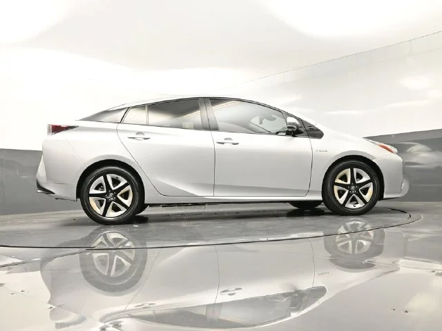 Used 2016 Silver Toyota Four Touring image 37