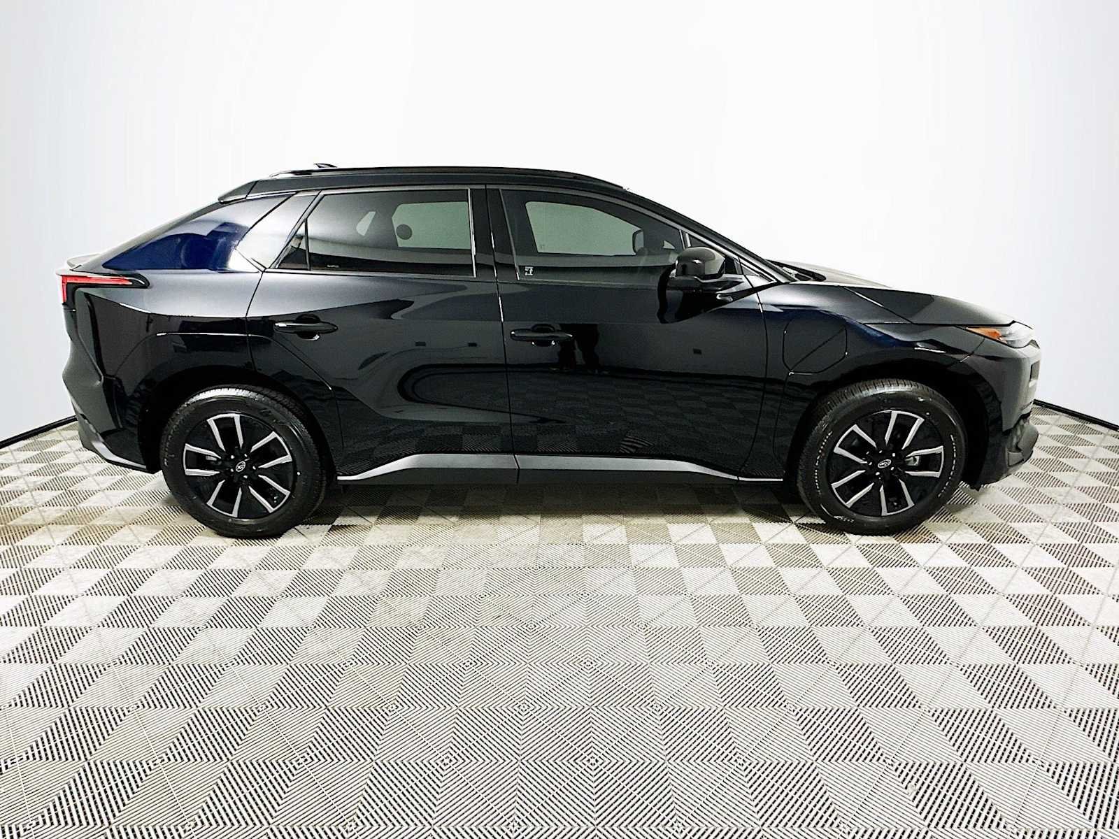 New 2026 ASTRO BLACK MICA Subaru Premium image 8