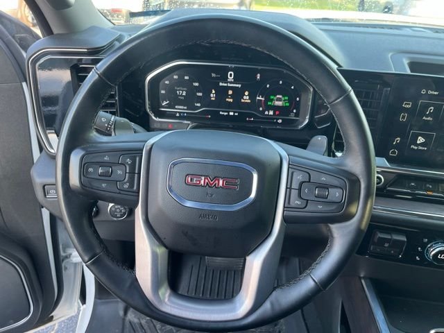 Used 2024 White GMC SLT image 18