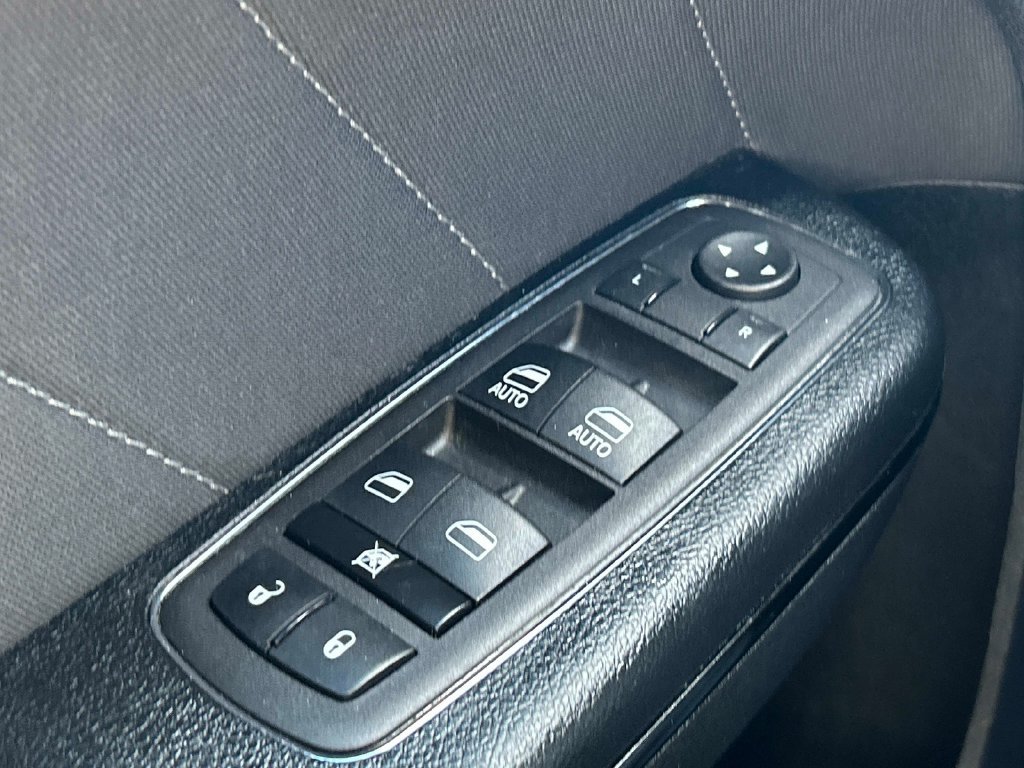 Used 2023 Green Dodge SXT image 28