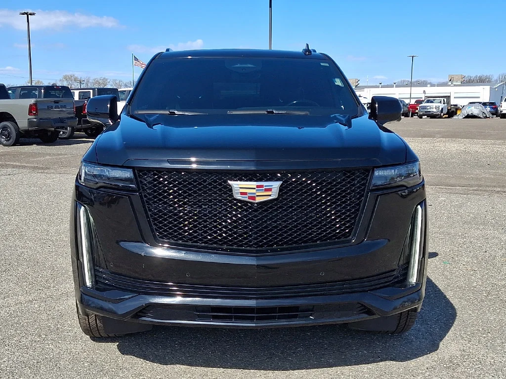 Used 2023 Black Raven Cadillac Sport image 4