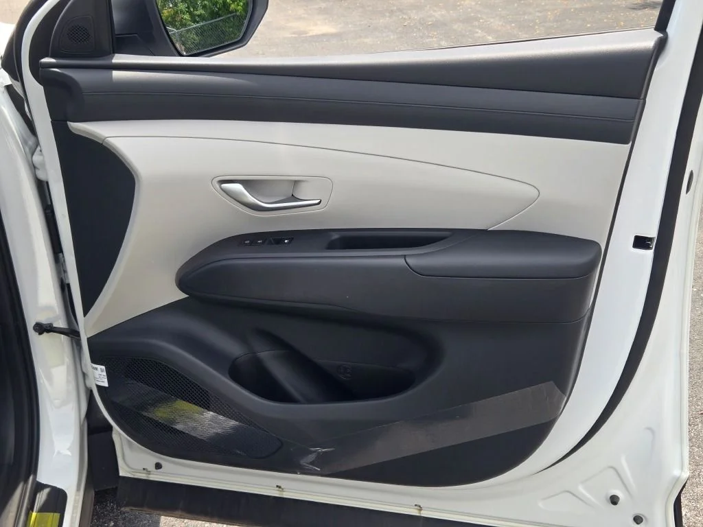 Used 2026 White Hyundai Blue SE image 4