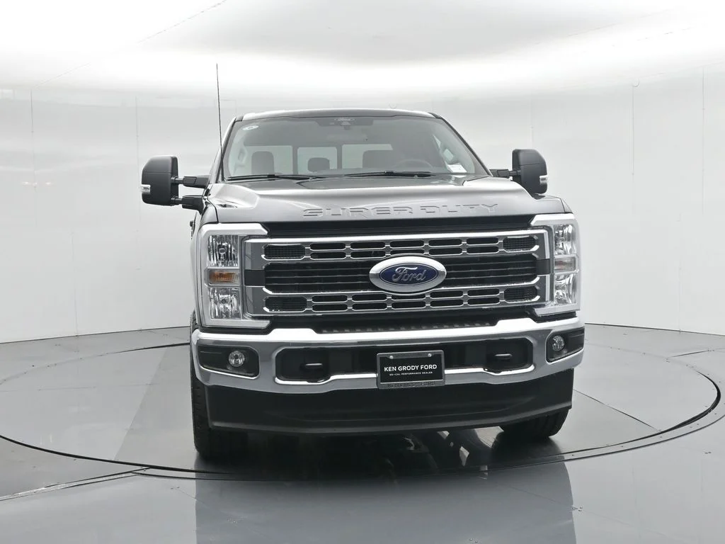 New 2026 Agate Black Metallic Ford XLT image 51