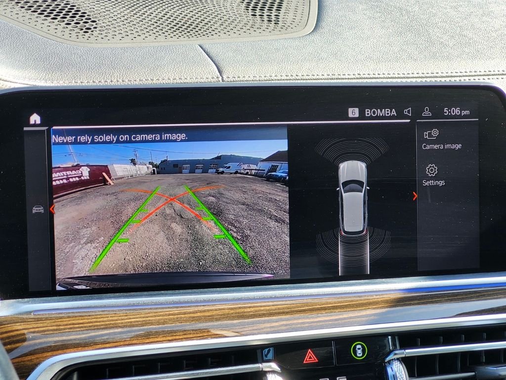 Used 2019 Gray BMW xDrive40i image 23