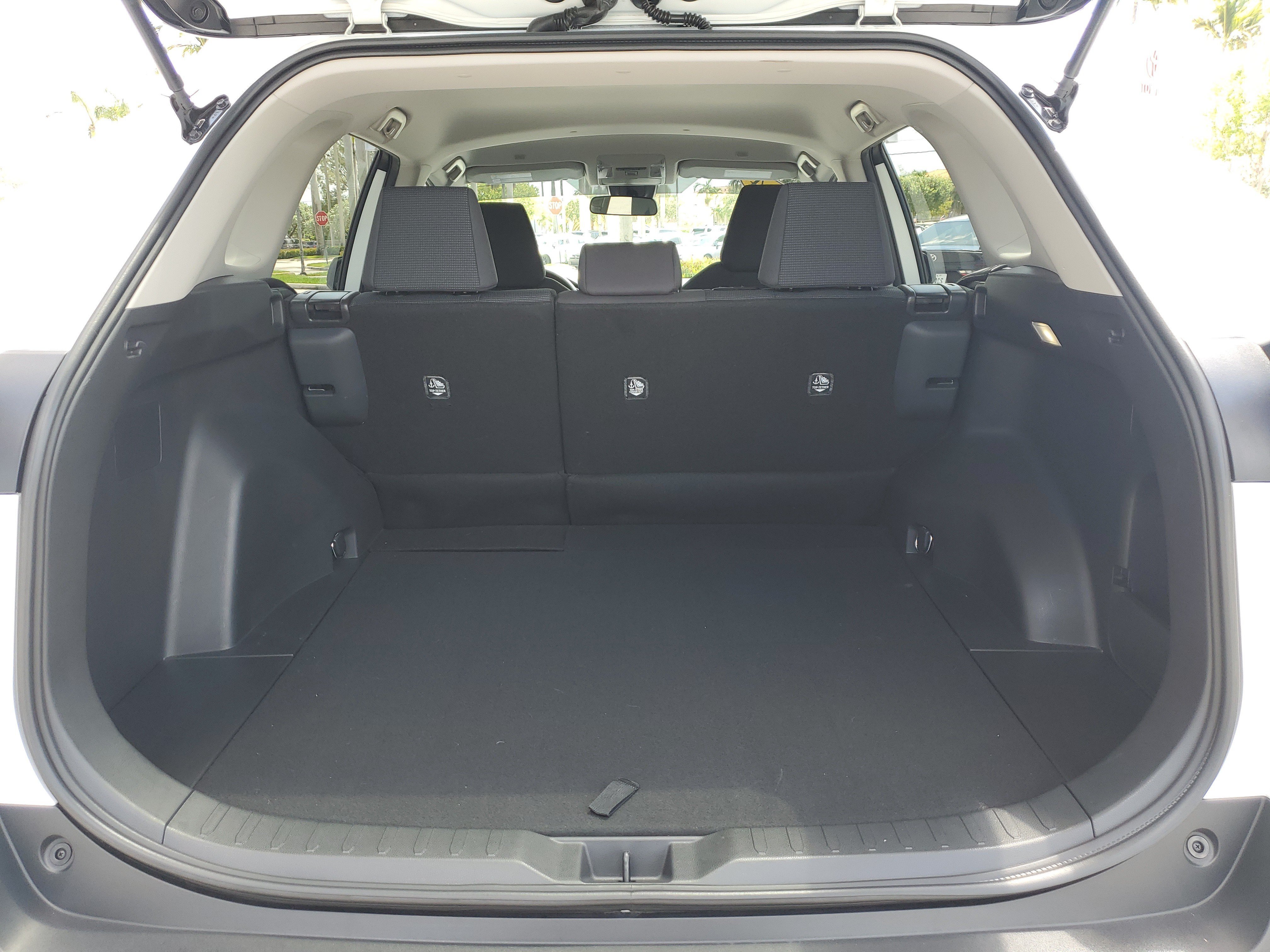 Used 2024 Ice Toyota LE image 9