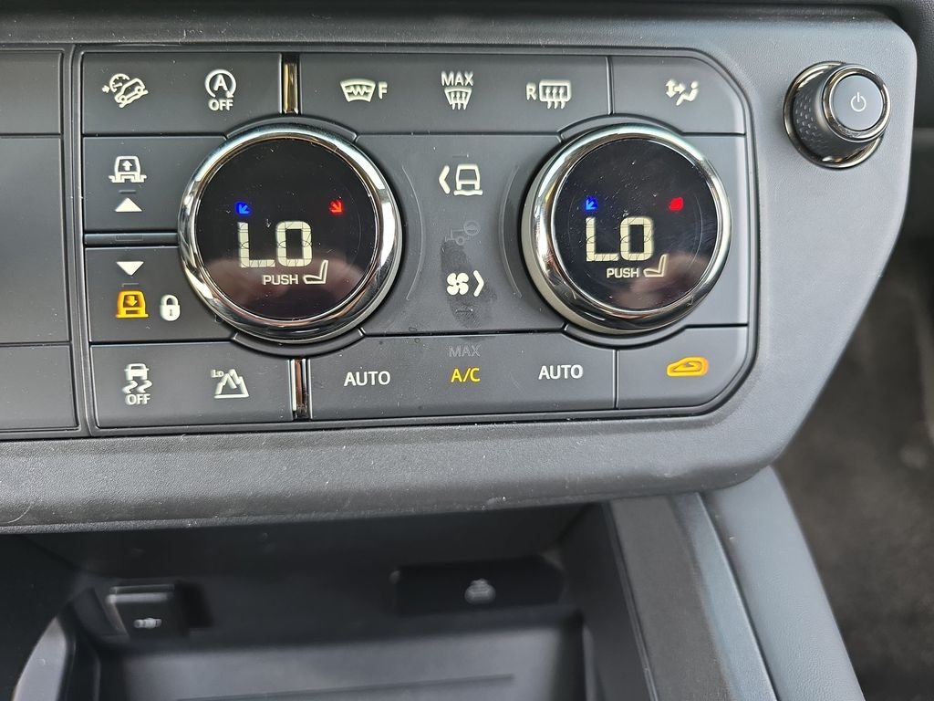 New 2026 Narvik Black Land Rover OCTA Black image 25