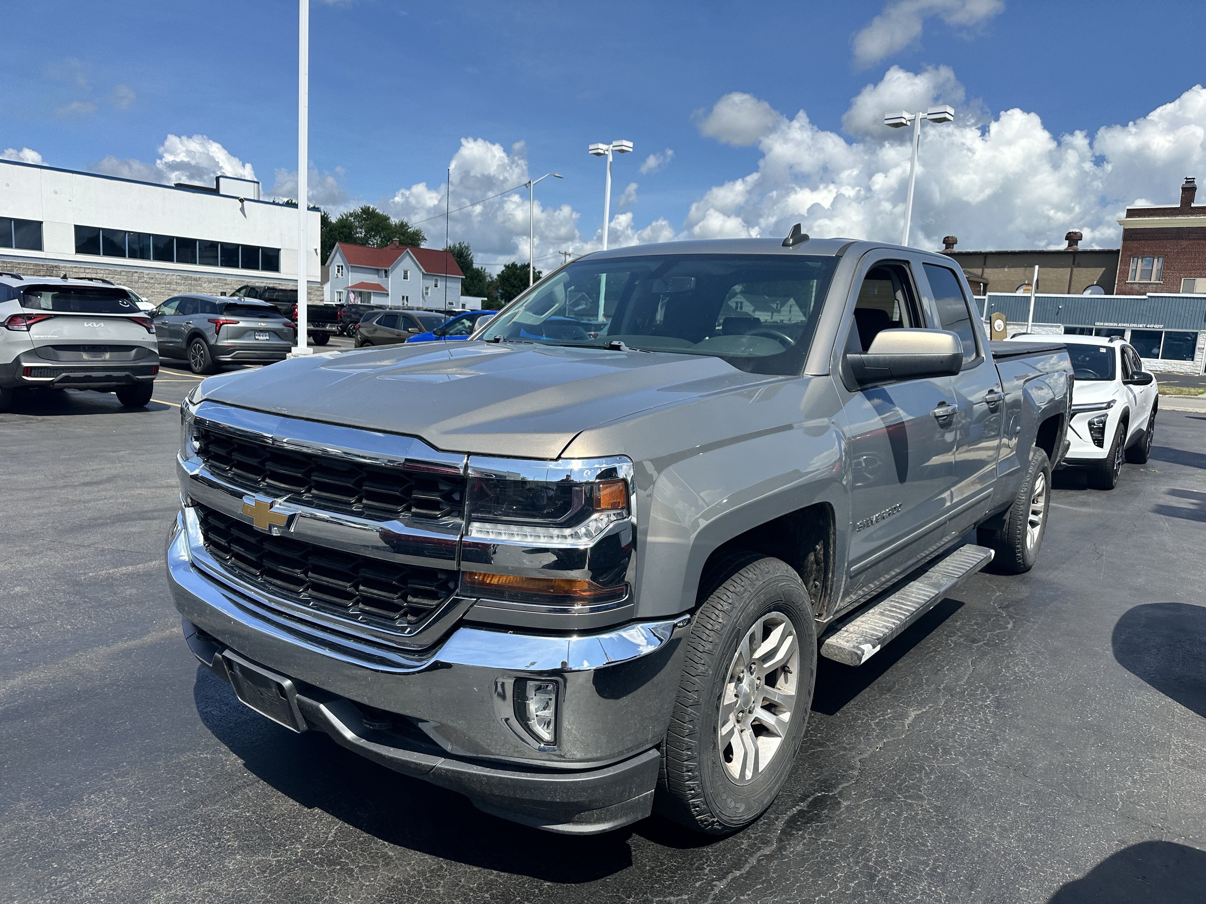 Used 2017 PEPPERDUST METALLIC Chevrolet LT image 3