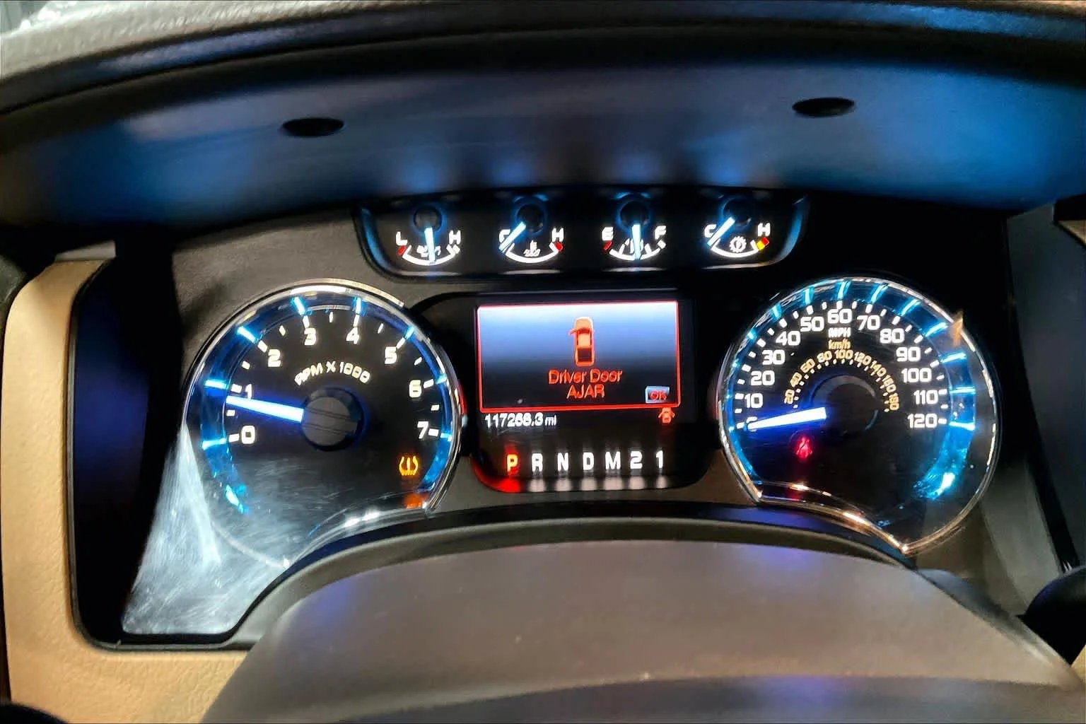 Used 2011 Red Candy Metallic Tinted Clearcoat Ford XLT image 25
