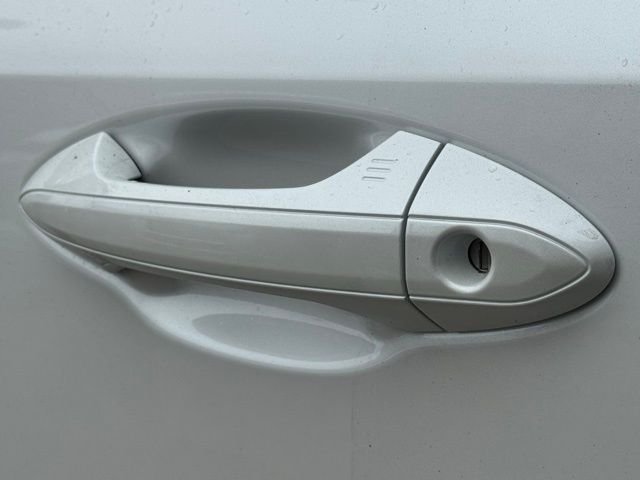 New 2026 RADIANT WHITE INFINITI Luxe FWD image 12