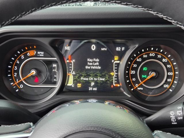 New 2026 Black Clear-Coat Exterior Paint Jeep Sahara image 20