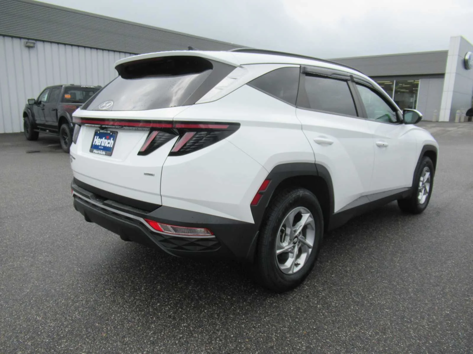 Used 2022 Quartz White Hyundai SEL image 5