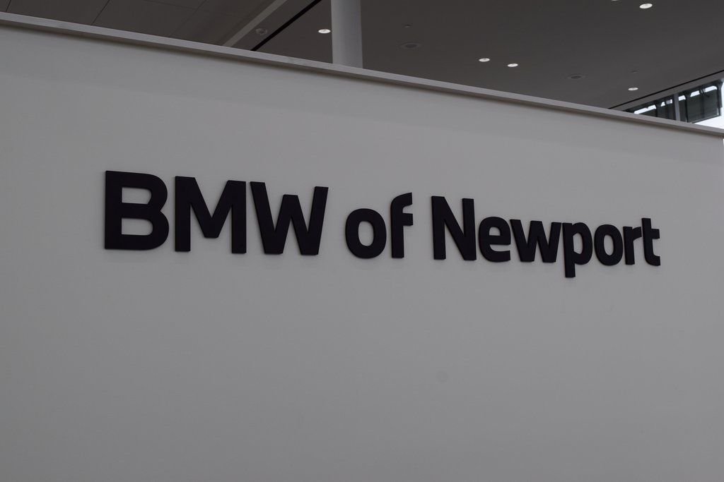 Used 2025 Black BMW xDrive50 image 33