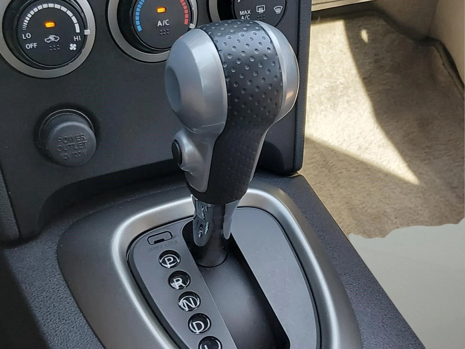 Used 2013 Graphite Blue Nissan S image 27