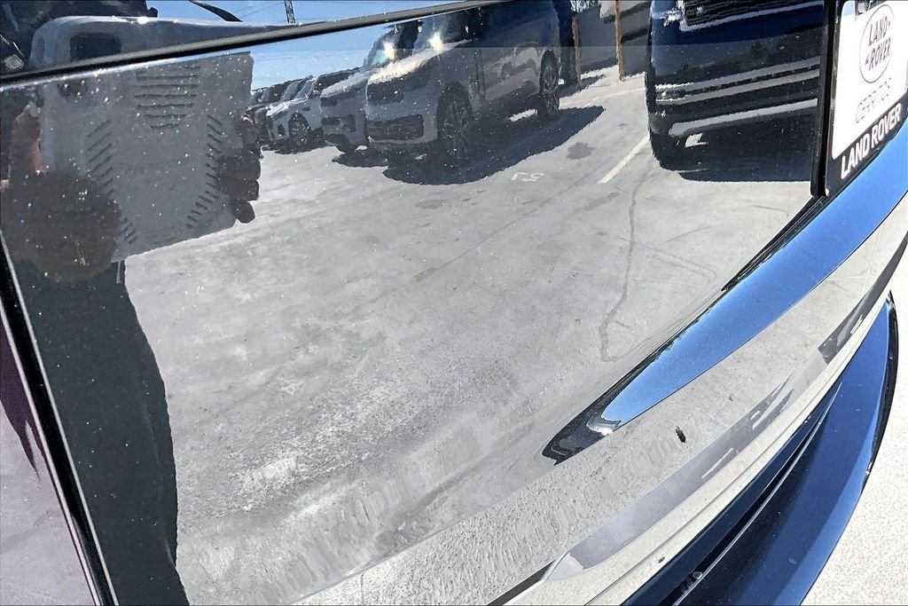 New 2026 SANTORINI BLACK Land Rover Autobiography image 9