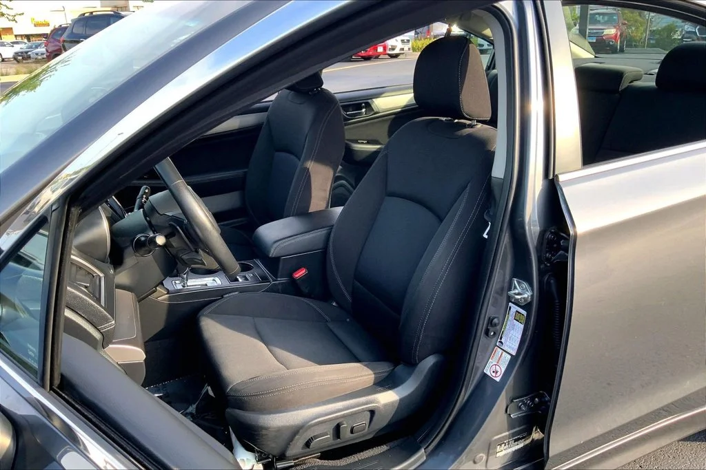 Used 2018 Gray Subaru 2.5i image 28
