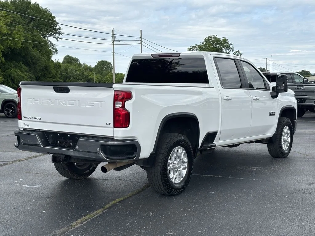 Used 2020 SUMMIT WHITE Chevrolet LT image 9