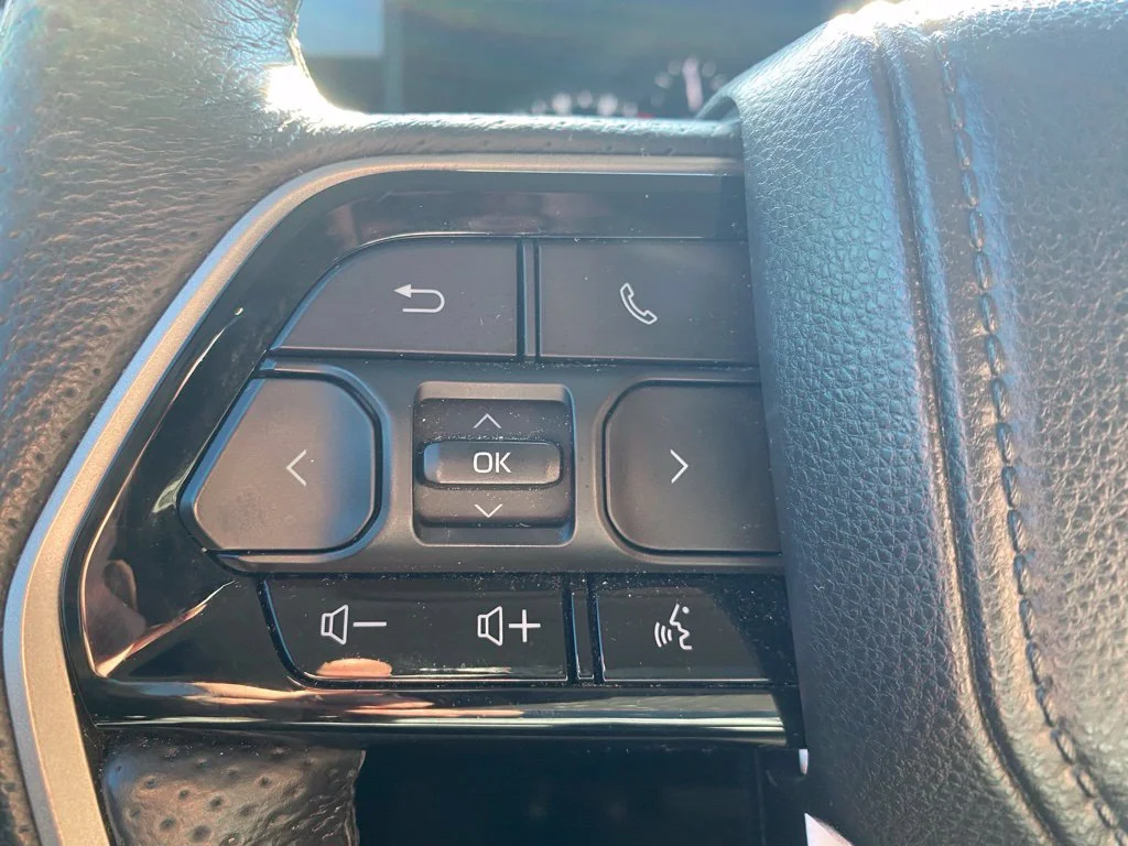 Used 2022  Toyota SR5 image 27