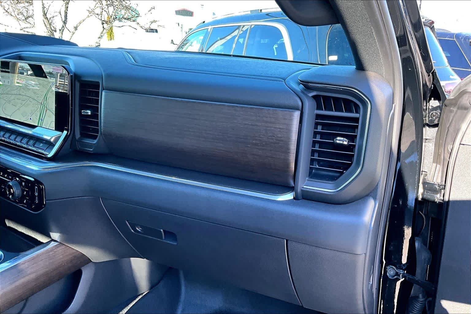 2025 Chevrolet Silverado 1500 High Country - Photo 47