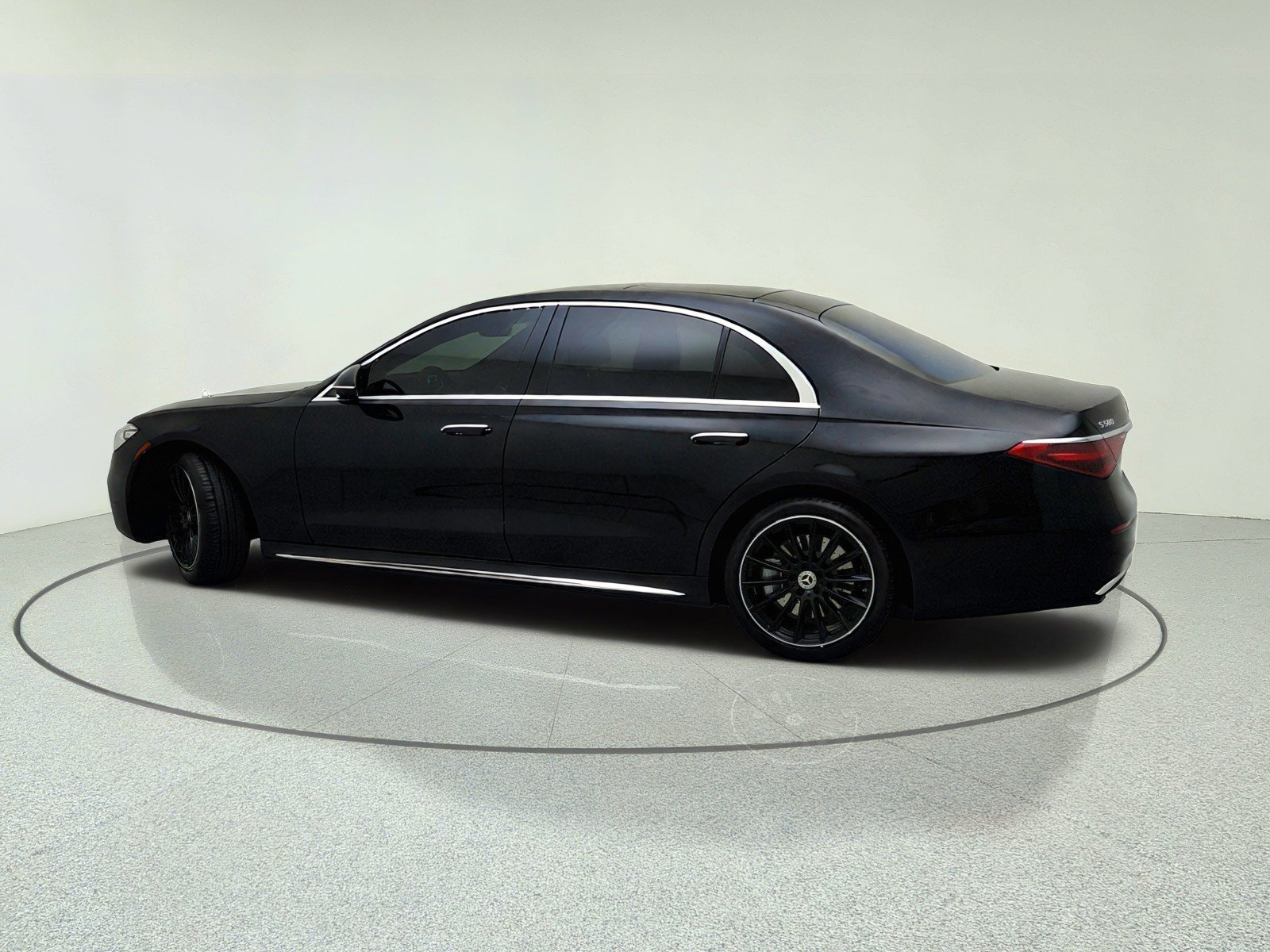 Used 2026 Obsidian Black Metallic Mercedes-Benz S 580 image 13