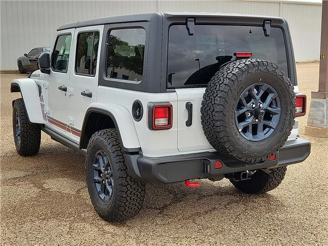 New 2026 PW7 Bright Whit Jeep 4-DOOR AMERICA250 image 2