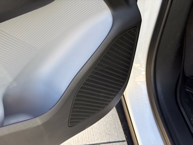 2027 Chevrolet Bolt LT - Photo 9