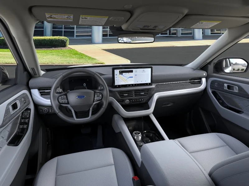 New 2026 Star White Metallic Tri-Coat Ford Platinum® image 9