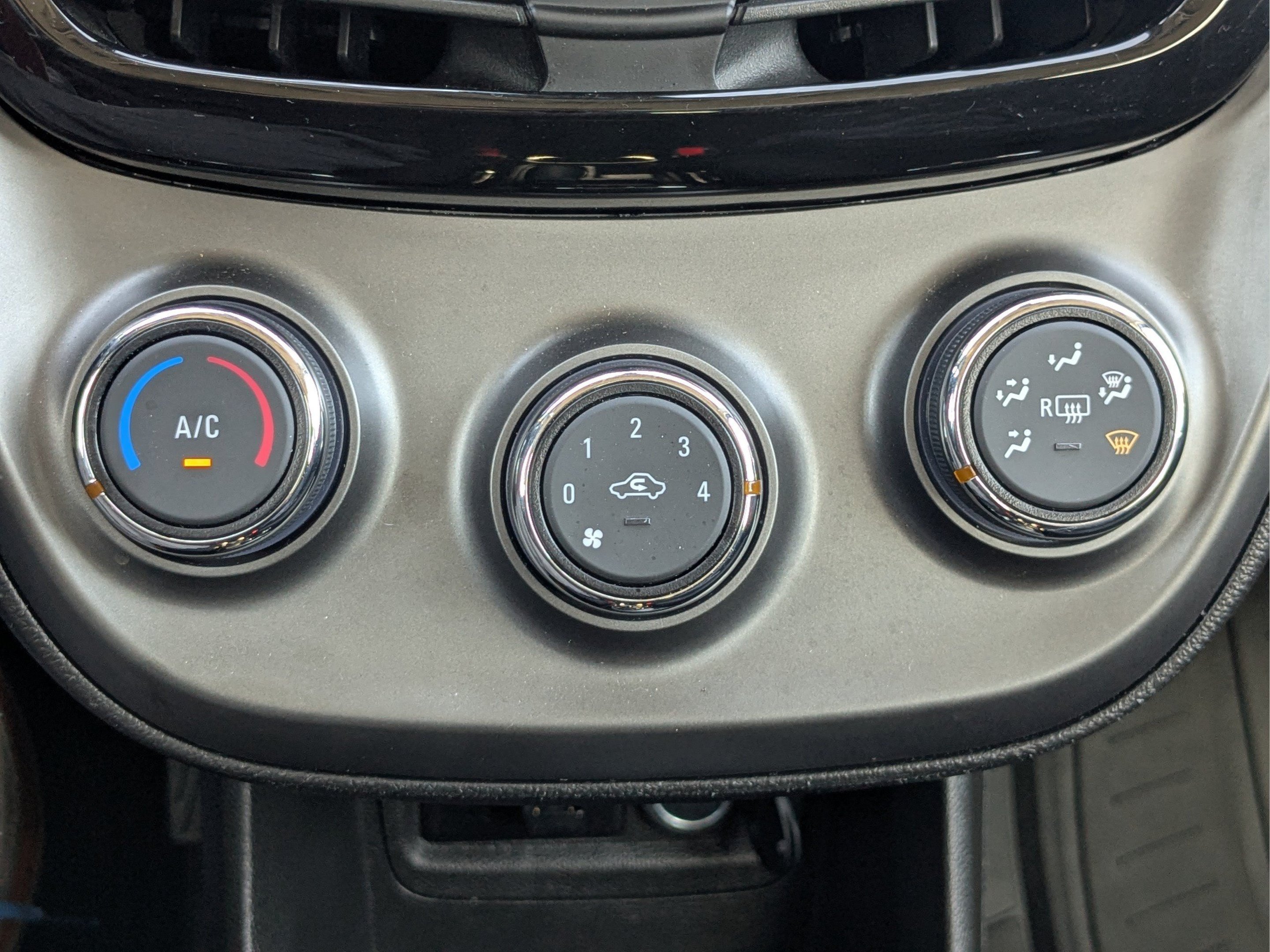 2020 Chevrolet Spark LS - Photo 19