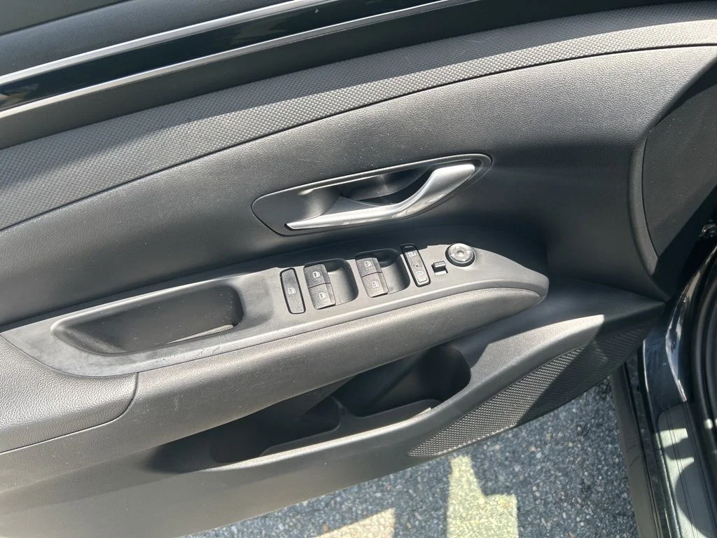 Used 2022 Black Hyundai SEL image 14