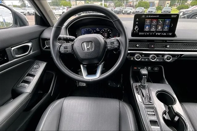 Certified Used 2024 Platinum White Pearl Honda Touring image 8